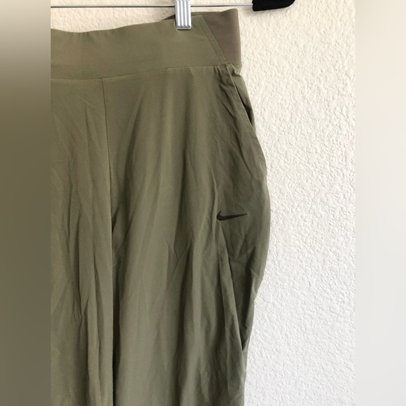 Nike Dri fit Bliss Luxe Training Pants CU4611-222 Women’s Size M Medium Green - Picture 7 of 12